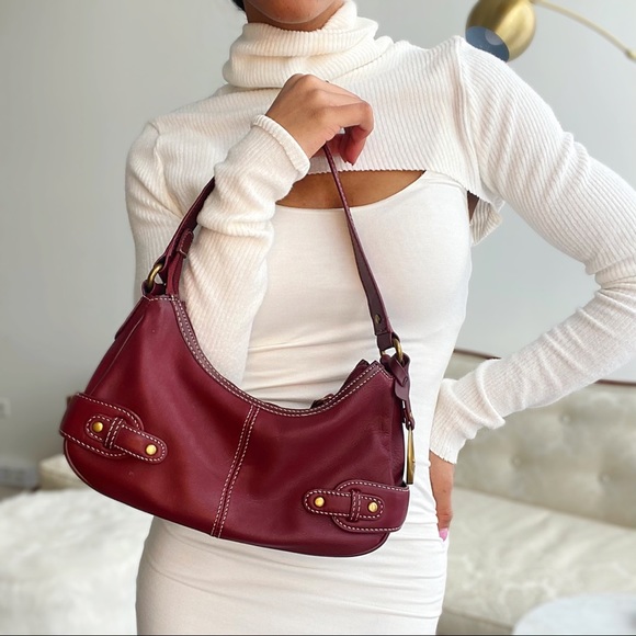 Chaps Handbags - 🥀Chaps🥀 Shoulder Bag